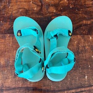 Girls water shoes